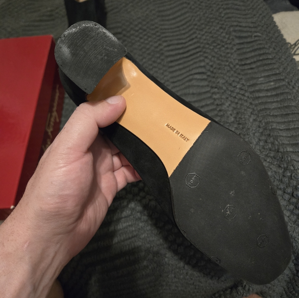 Salvatore Ferragamo Suede Black Heels Size 9 - Made in Italy! with box! Like New - Picture 4 of 5